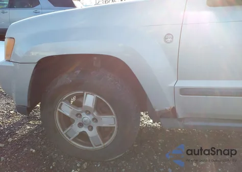 2007 Jeep Grand Cherokee Laredo z USA, uszkodzony, nr VIN 1J8HR48N67C614536